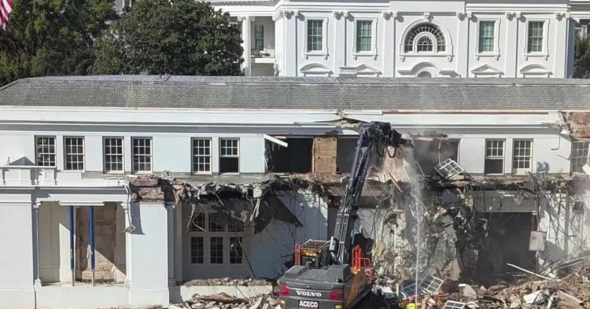 Usa, al via demolizione Ala Est della Casa Bianca per la nuova sala da ballo stile Mar a Lago da $250mln, Trump: "Il sogno di ogni Presidente"   VIDEO