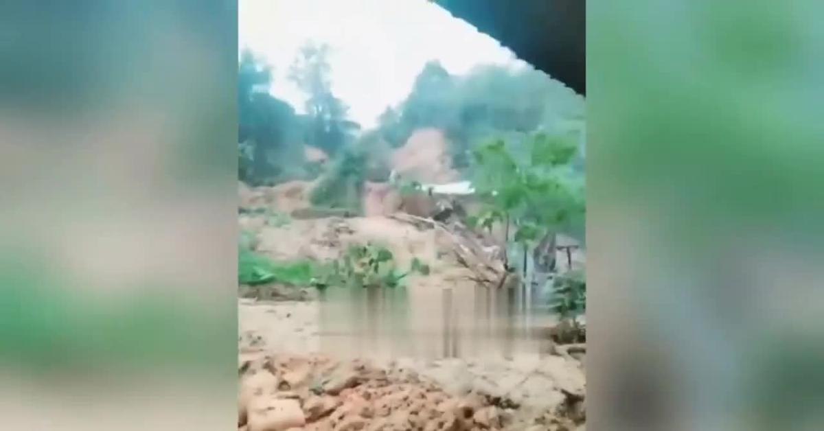 Indonesia, oltre 500 morti per inondazioni e frane, almeno 510 i dispersi, bilancio più grave dallo tsunami del 2018   VIDEO