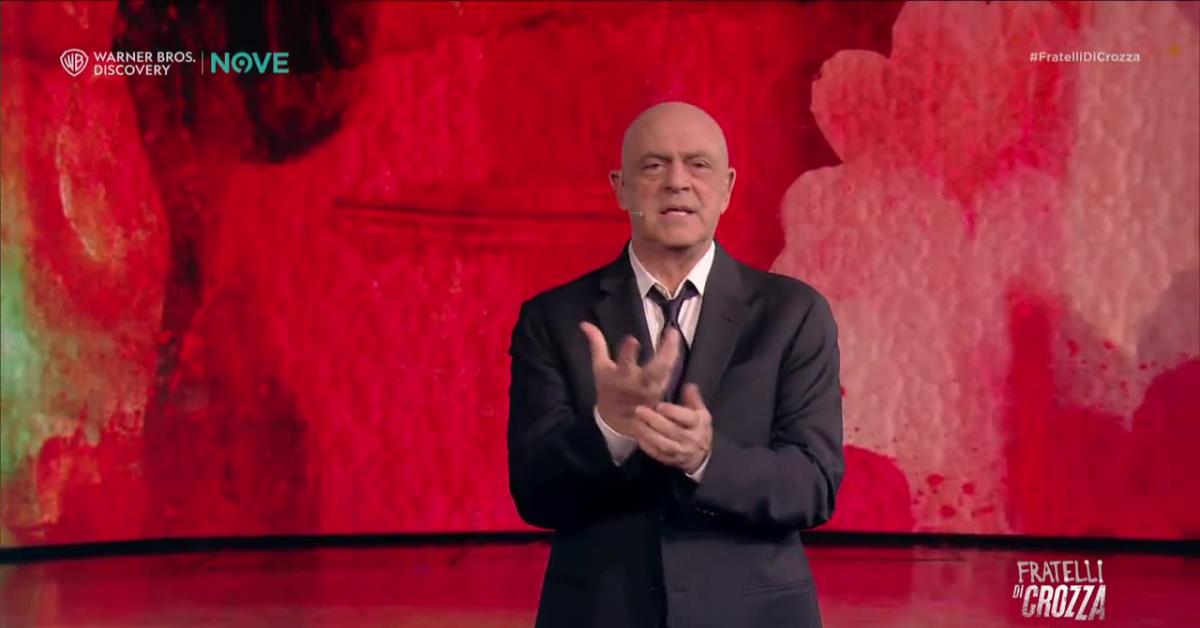 Fratelli di Crozza, Monologo sul lavoro "part time" dei politici italiani Fratelli di Crozza, Monologo sul lavoro "part time" dei politici italiani