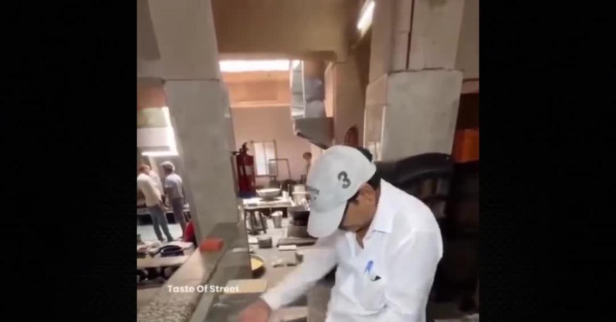 India, come vengono cucinati biscotti al burro "premium" Cambridge&Banes: topi in cucina, acqua non potabile e cuochi con abiti sporchi VIDEO India, come vengono cucinati biscotti al burro "premium" Cambridge&Banes: topi in cucina, acqua non potabile e cuochi con abiti sporchi VIDEO