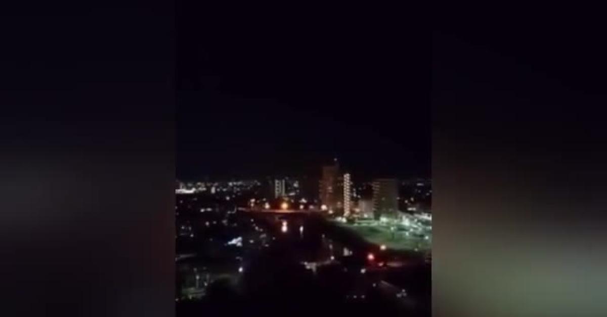 Giappone, terremoto di magnitudo 7.6, epicentro a 80 km dalla costa della prefettura di Aomori, allerta tsunami, previste onde alte 3m - VIDEO