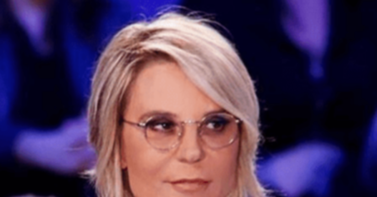 Serale Amici al via il 21 marzo 2026: le squadre dei concorrenti, i 4 giudici ufficiali, gli insegnanti e quante puntate ci saranno