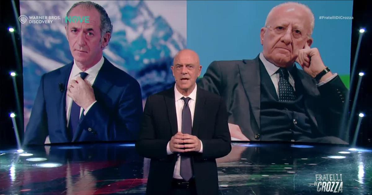 Fratelli di Crozza, Monologo sulla gestione Milano Cortina 2026, tra ritardi e spese fuori controllo Fratelli di Crozza, Monologo sulla gestione Milano Cortina 2026, tra ritardi e spese fuori controllo