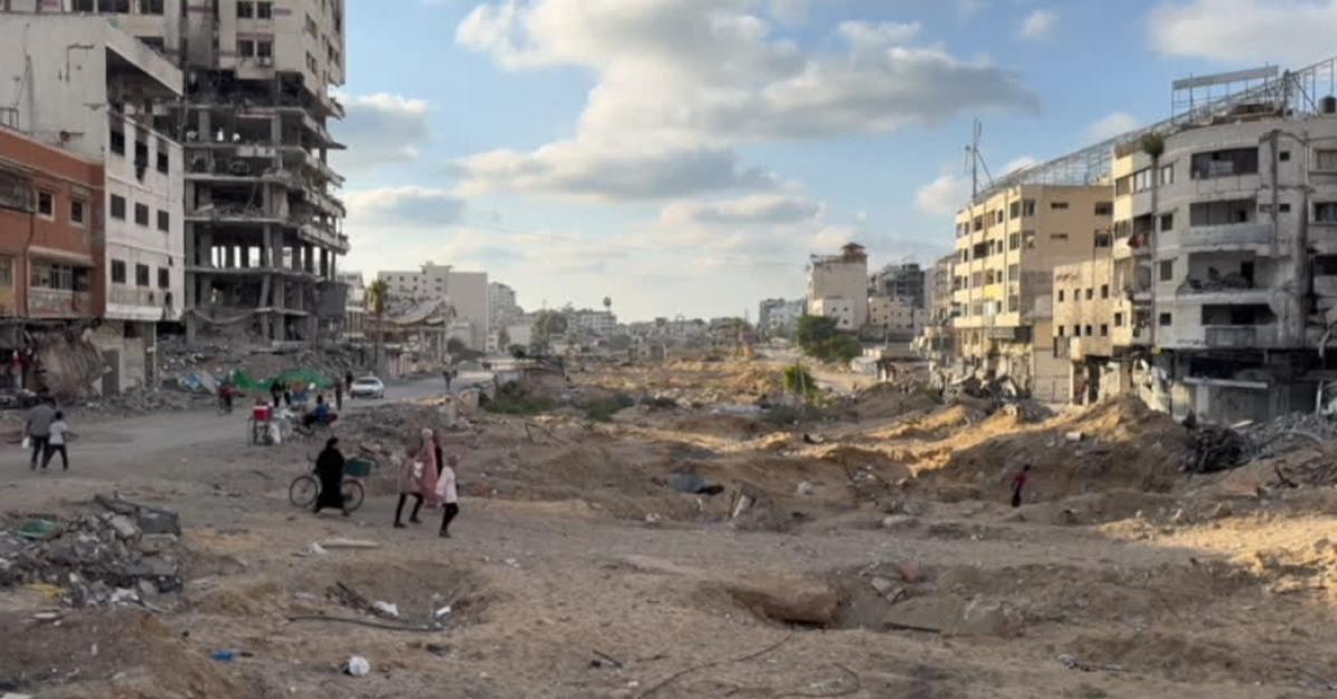 Gaza City, 300mila palestinesi rientrati in città da inizio tregua, testimonianze: "Non è rimasto nulla, non ci sono abbastanza tende per tutti"