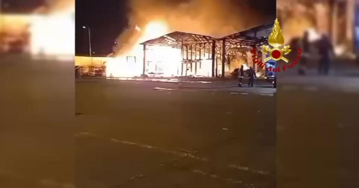 Incendio all da Ilgiornaleditalia.it Incendio all