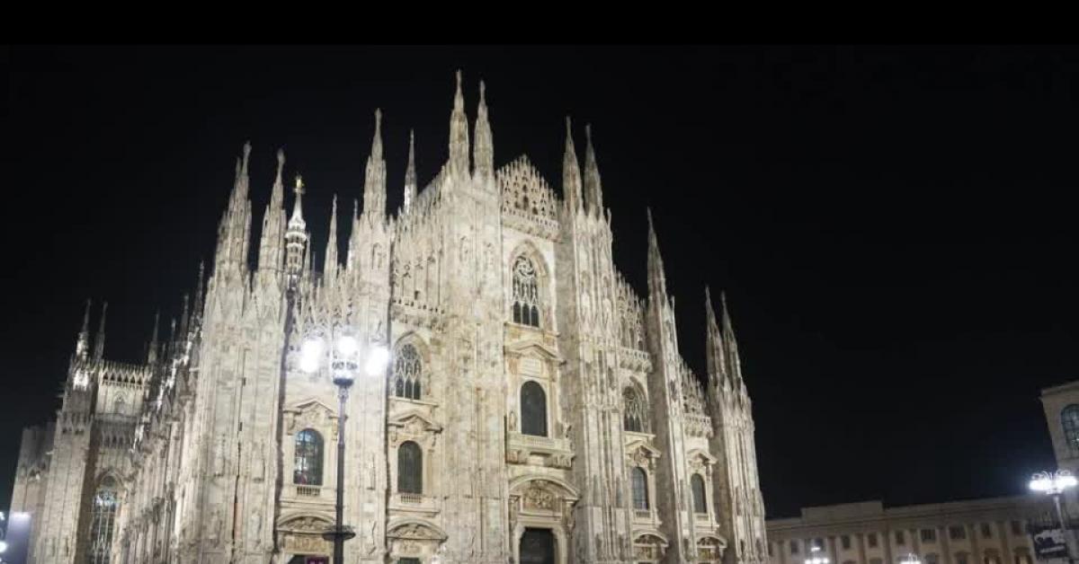 Milano banlieue, 21enne egiziano accoltella "per gelosia" 19enne in piazza Duomo, arrestato nel bolognese per tentato omicidio   VIDEO