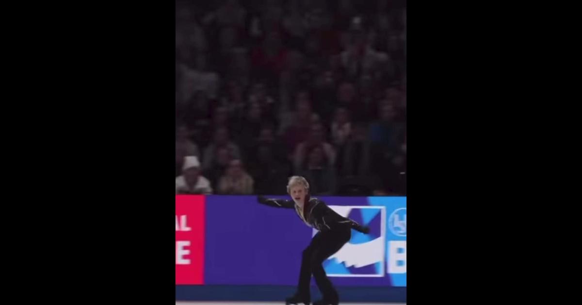 Olimpiadi Milano Cortina, il VIDEO del salto mortale all’indietro dell’americano di origini russe Ilia Malinin nel pattinaggio artistico Olimpiadi Milano Cortina, il VIDEO del salto mortale all’indietro dell’americano di origini russe Ilia Malinin nel pattinaggio artistico