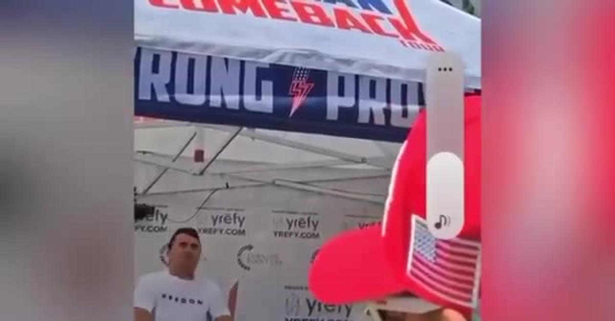 Usa, attentato a Charlie Kirk, spari contro l’attivista MAGA colpito da proiettile durante comizio in Utah, Trump: “Preghiamo per lui” – VIDEO CHOC Usa, attentato a Charlie Kirk, spari contro l’attivista MAGA colpito da proiettile durante comizio in Utah, Trump: “Preghiamo per lui” – VIDEO CHOC