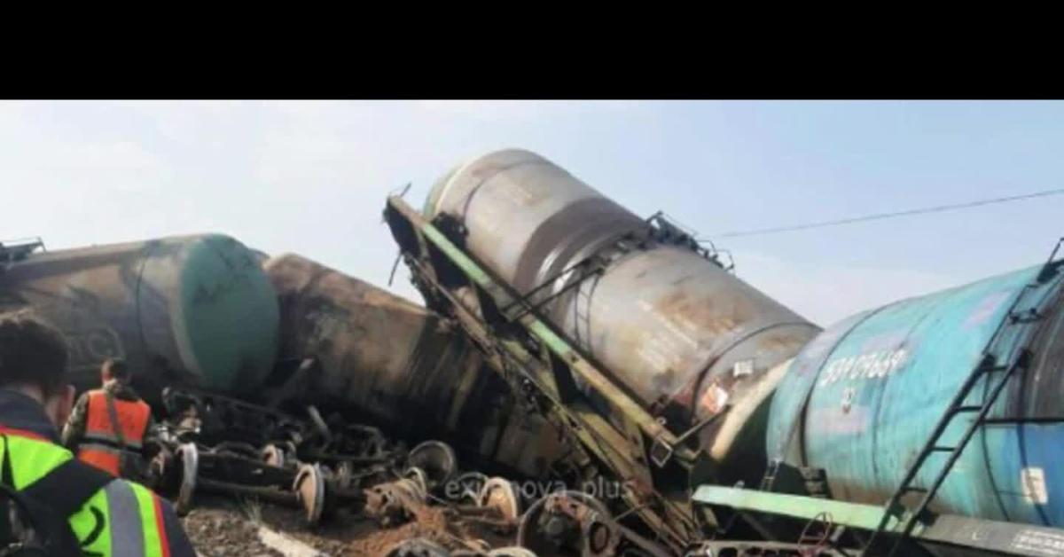 Russia, deragliati 2 treni in regione di Leningrado, stop traffico ferroviario, Kiev rivendica sabotaggio a "vie di rifornimento essenziali"   VIDEO