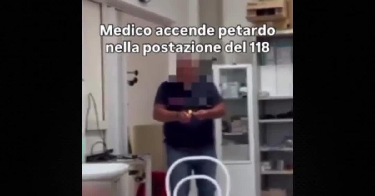 palinuro sa medico fa esplodere petardo in sede del 118 per svegliare un infermiere che stava dormendo sospeso dall asl video
