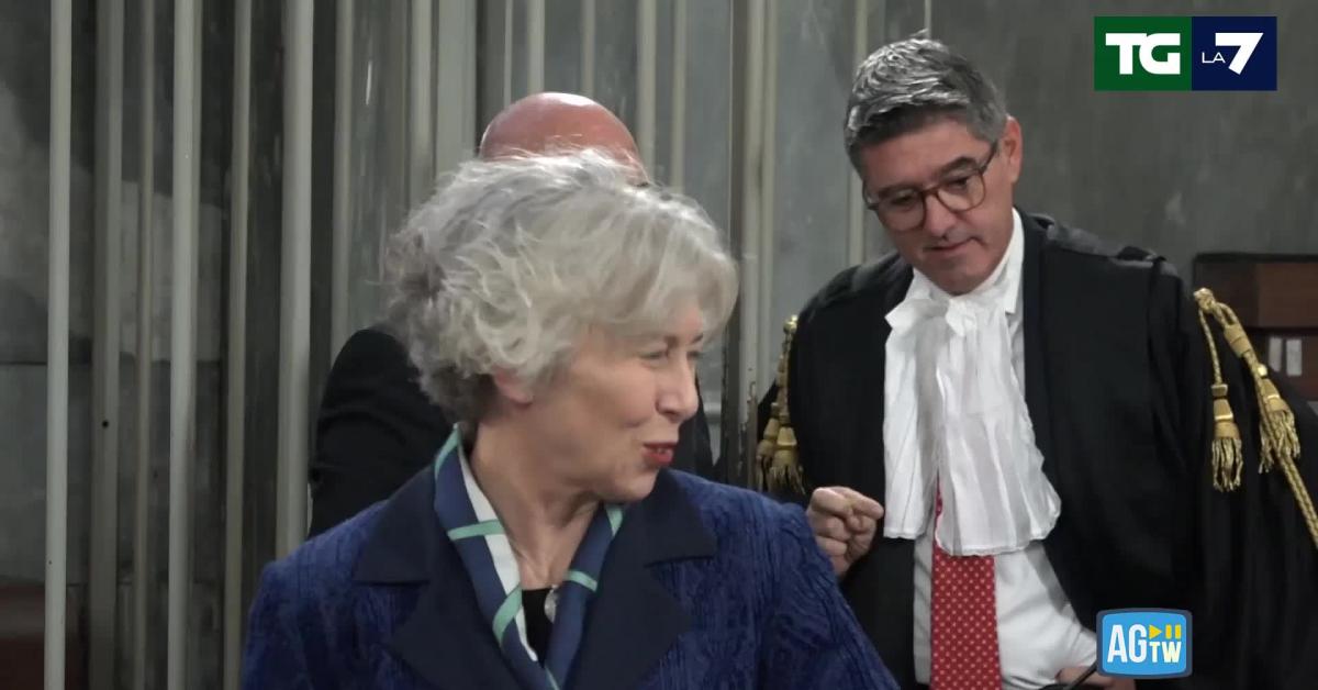 Irene Pivetti condannata anche in appello per frode fiscale e autoriciclaggio: confermata condanna a 4 anni, lei: "Sono innocente" VIDEO Irene Pivetti condannata anche in appello per frode fiscale e autoriciclaggio: confermata condanna a 4 anni, lei: "Sono innocente" VIDEO