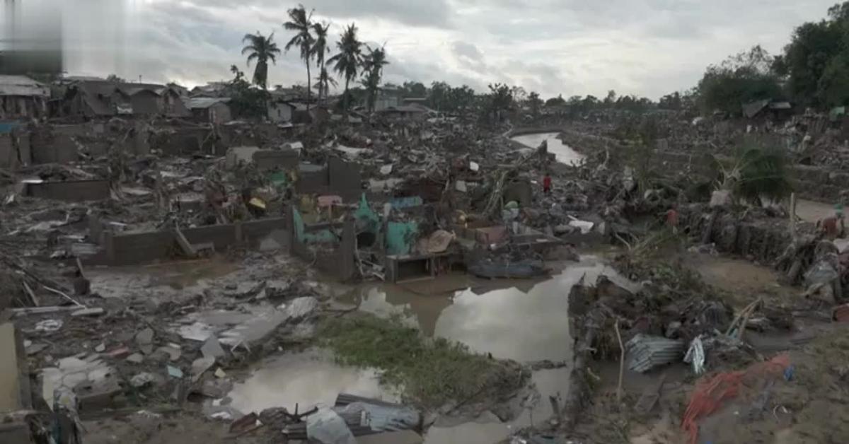 Asia, tifone Kalmaegi si abbatte sul Vietnam, in arrivo oltre 600 millimetri di pioggia; morte almeno 188 persone nelle Filippine VIDEO Asia, tifone Kalmaegi si abbatte sul Vietnam, in arrivo oltre 600 millimetri di pioggia; morte almeno 188 persone nelle Filippine VIDEO