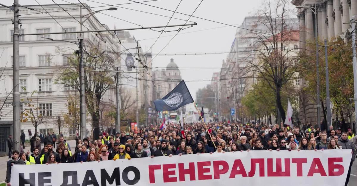 belgrado maxi protesta contro progetto da $500mln per convertire ex quartier generale in albergo affidato a societ224 di kushner 8211 video da Ilgiornaleditalia.it belgrado maxi protesta contro progetto da $500mln per convertire ex quartier generale in albergo affidato a societ224 di kushner 8211 video