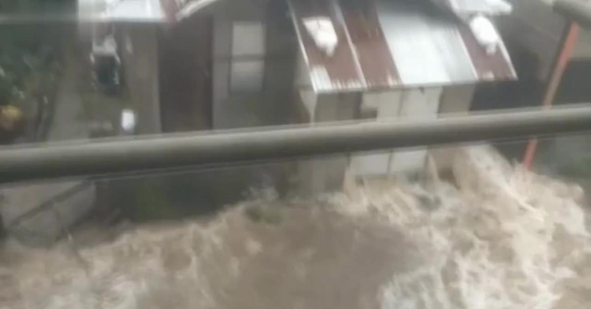 filippine flagellate dai tifoni fung wong e kalmaegi con vento fino a 230 km h sulla costa orientale oltre 3 mln di evacuati e oltre 1000 morti video