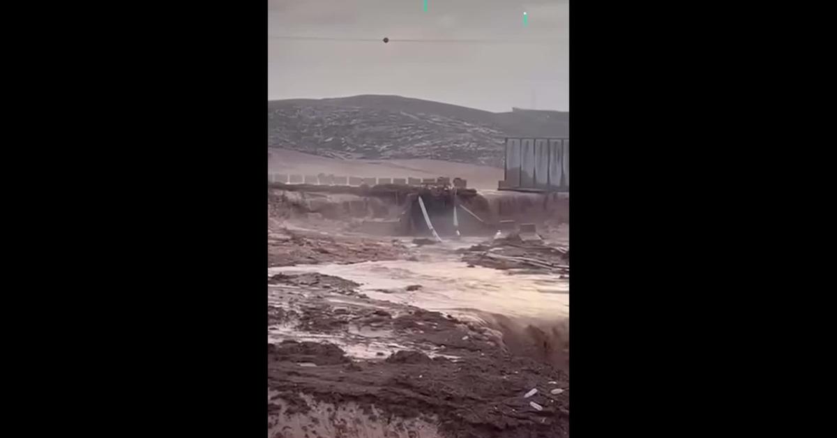 Cisgiordania, cade sezione muro di separazione di Israele per alluvione, giornalista Caridi: “Giustizia naturale contro sopruso che divide i palestinesi”   VIDEO