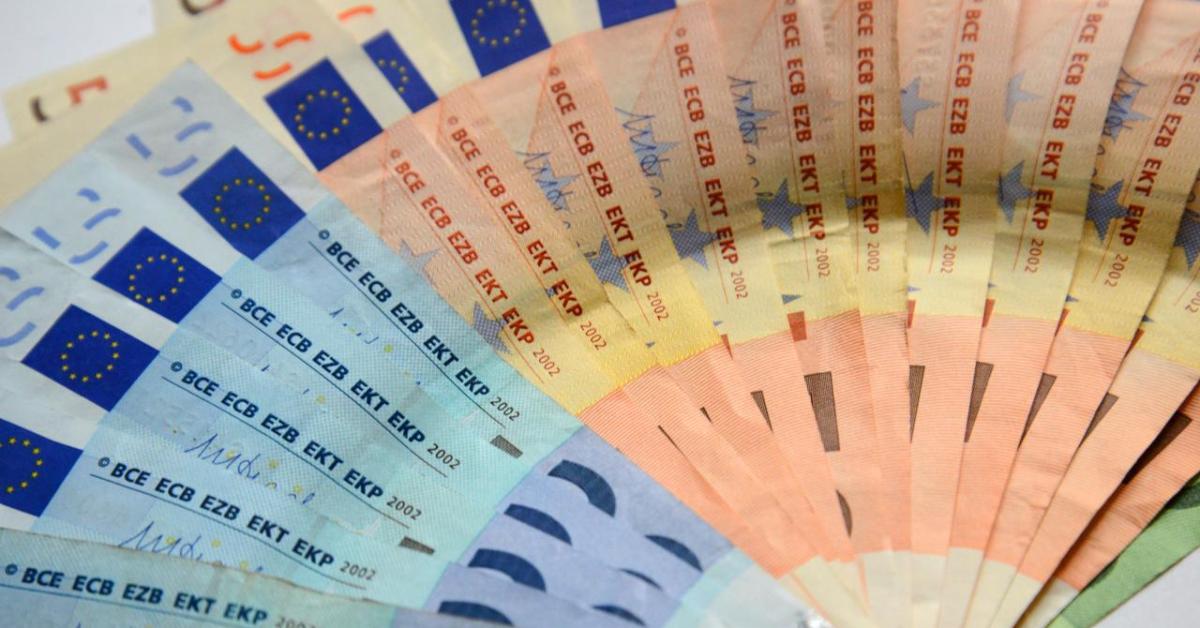 Debito pubblico Italia record ad agosto 2025, a 3.082 mld €, +119 mld sul 2024, pari a 52mila € pro capite; rapporto col Pil a 136,8% Debito pubblico Italia record ad agosto 2025, a 3.082 mld €, +119 mld sul 2024, pari a 52mila € pro capite; rapporto col Pil a 136,8%