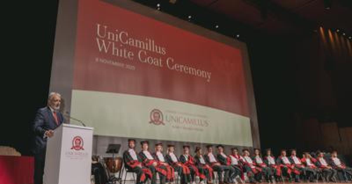 UniCamillus, consegnati i camici bianchi a 400 medici di domani