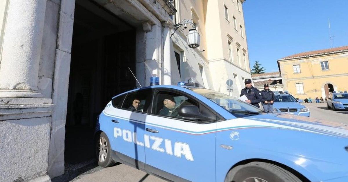 milano banlieue 34enne accoltellato da due algerini dopo una lite vicino alla stazione centrale medici fendente ha sfiorato il cuore gravissimo
