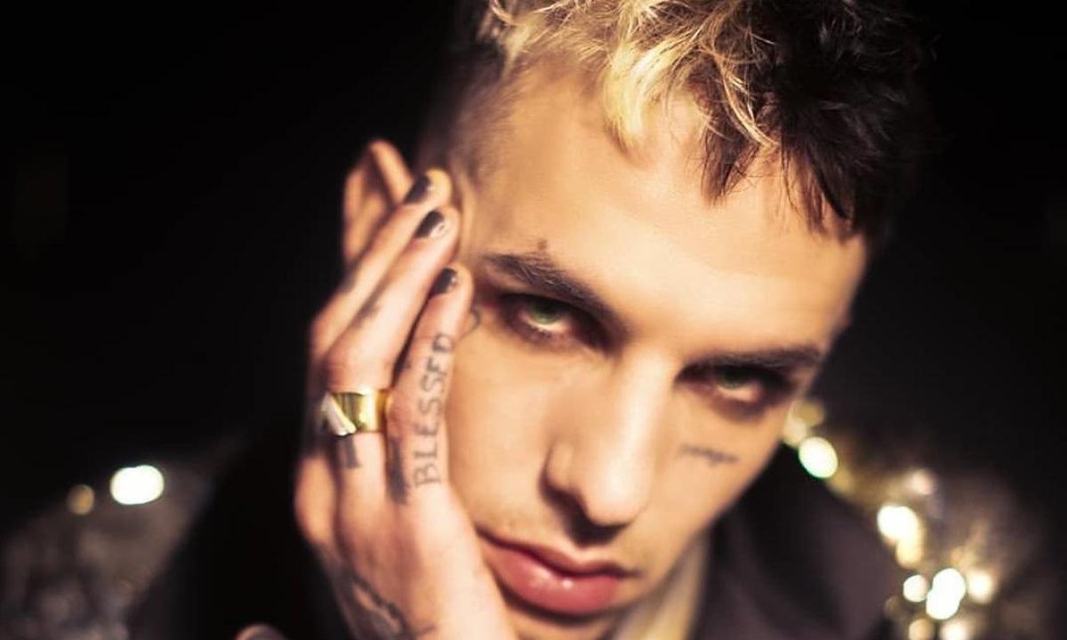 Акилле лауро певец. Лауро ботанова. Лауро ферро. Achille lauro eurovision. Акилле лауро 2019.