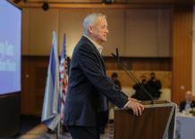 Israele, Benny Gantz sfida Netanyahu e vola negli Stati Uniti. L'ex ministro della difesa chiede un'amministrazione internazionale a Gaza