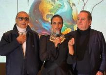 Noa all&rsquo;HallelujahFF: &ldquo;Basta odio, il mondo &egrave; stanco. Ascoltate il Papa&rdquo;. L&rsquo;artista israeliana a Castel Gandolfo per ritirare il Peace Award