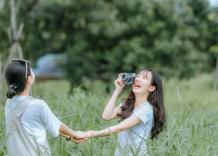 Sorridere in foto, che cosa si nasconde dietro al &ldquo;Cheese!&rdquo; e cosa c&rsquo;entrano la pubblicit&agrave; e la macchina fotografica della Kodak