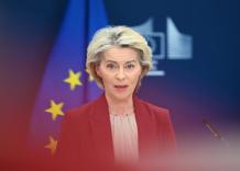 Ursula von der Leyen: "La pace &egrave; finita, prepararsi a guerra ibrida"; l'Europa pronta a combattere contro la Russia di Putin?