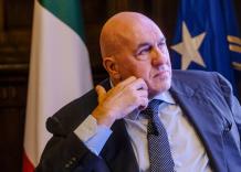 Guido Crosetto: "non capisco chi tifa per Putin"; la totale subalternit&agrave; del governo italiano all'occidente a stelle e strisce