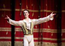 Navrin Turnbull diventa primo ballerino del Teatro alla Scala di Milano, il debutto da principe D&eacute;sir&eacute; nello spettacolo La bella addormentata