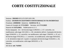 Corte costituzionale giustifica obbligo vaccino Covid e Green Pass: &ldquo;Misure legittime in pandemia, senza siero niente stipendio"