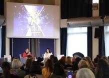 Al Festival Auspicia ho capito che esistere non basta, bisogna vivere: mi piace l'idea di un cosmo interconnesso, dove tutto risuona con tutto