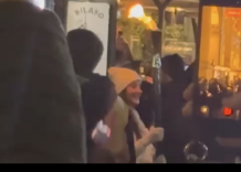 Nicoletta Manni porta la Fiamma olimpica in piazza Duomo a Milano