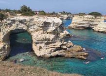 L'arco degli innamorati di Melendugno, in Puglia, crolla in mare nel giorno di San Valentino