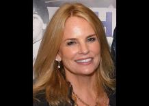 Addio a Jennier Runyon, morta per 'turbo-cancro' a 65 anni l'attrice di 'Ghostbusters &ndash; Acchiappafantasmi' e della sitcom Babysitter