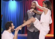 OnlyFun, nel fuorionda Andrea Pisani beve acqua dal piede di Belen Rodriguez come Samurai Jay nella clip di "Ossessione" - VIDEO