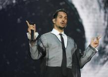 Il cantante Mahmood lascia l'Italia e si trasferisce in Spagna per colpa della ... eccessiva fama