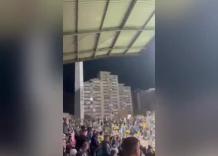 Bosnia-Italia, balconi su stadio a Zenica in affitto a 500&euro; per guardare la finale playoff i mondiali di calcio 2026 - VIDEO