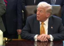 Trump lancia il Consiglio per la Pace, ma a Gaza proseguono i raid