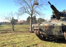 Consegna del veicolo corazzato Lynx all'Esercito Italiano