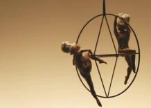 "Titiz&egrave;", a Roma lo spettacolo tra sorprese, sogni e acrobazie