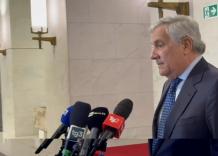 Iran, Tajani: "Spero entro domani rientro di 10.000 italiani"