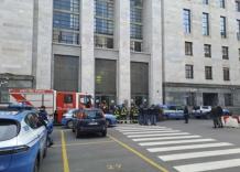 Allarme bomba al tribunale di Milano, evacuato Palazzo di Giustizia dopo telefonate a questura su presenza ordigni &ndash; VIDEO