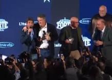 Atreju 2025, il Ministro Crosetto porta via di peso Matteo Renzi dal palco