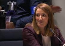 Meloni al Consiglio Ue informale. Baci sulle guance con Sanchez, poi parla con De Wever e Stocker