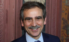 MPS conferma all’unanimità il CEO Lovaglio, via libera del CdA mentre l’inchiesta di Milano continua a esaminare operazioni su Mediobanca e l’OPS da 3 miliardi