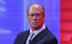 BlackRock chiude il 2025 con asset al record di $14 trilioni e profitti in calo del 33% a $1,13 mld; utile di $13,16 per azione