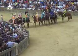 Palio di Siena, il vincitore è Giovanni Atzeni della contrada del Leocorno: VIDEO