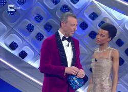 Lorena Cesarini, il monologo a Sanremo 2022: "Un uomo è uguale a un uomo"