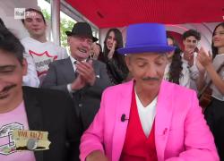 Viva Rai 2, Fiorello ironizza su Gruber: "Mentana vuole sforare così tanto da superare l'8 e mezzo... e arrivare al Nove!" - VIDEO