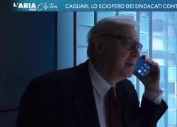 "Rompi sempre i coglio*i", Sgarbi al cellulare in diretta tv, il siparietto con Parenzo - VIDEO